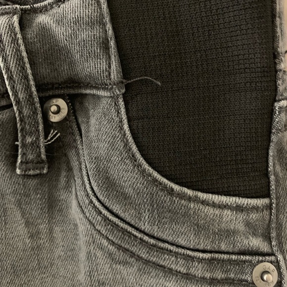 Gap Maternity Skinny Jeans - Picture 4 of 5